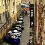 Satynowy By Good Time Lodz