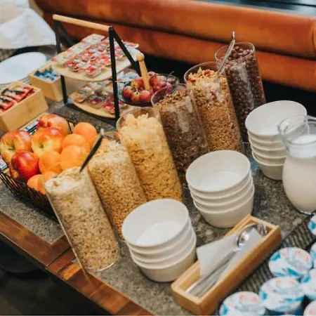 Satynowy By Good Time * Łódź