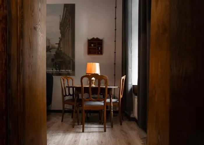 Satynowy By Good Time وودج